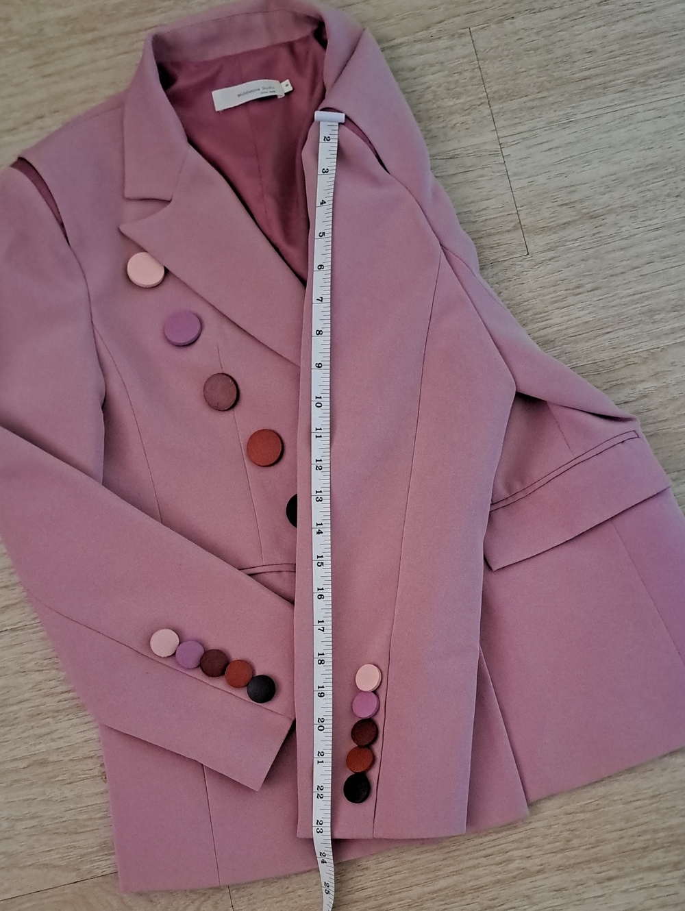 Tailored Pink Double-Breasted Blazer with Decorative Buttons - Picture 8 of 12